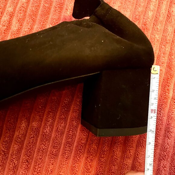 Classy Everlane Day Heel Pumps/Black Suede/New w Box - Picture 4 of 5